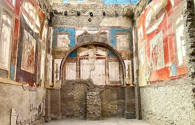 Frescoed hall of the Collegio degli Augustali