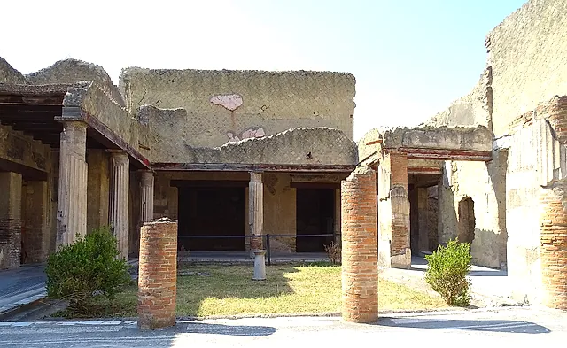 Colonnaded courtyard along Cardo IV at Herculaneum